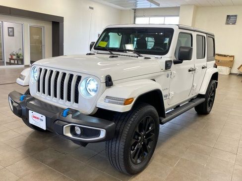 Used 2023 Jeep Wrangler Sahara w/ Cold Weather Group image 4