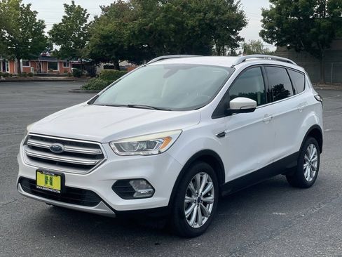 Used 2017 Ford Escape Titanium FWD image 2