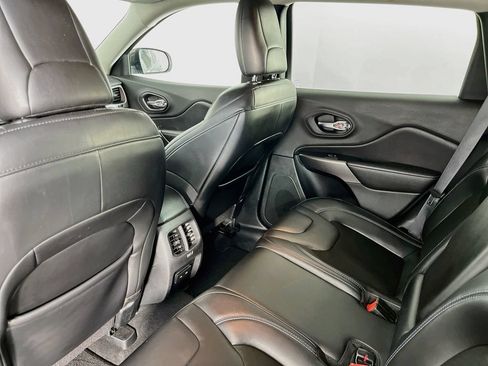 Used 2020 Jeep Cherokee Latitude Plus FWD image 31