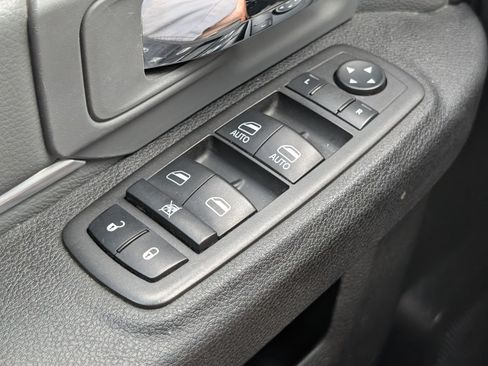 Used 2022 RAM 1500 Classic SLT RWD image 22