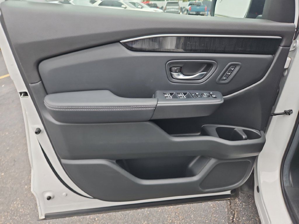 Used 2024 Honda Pilot Elite image 24