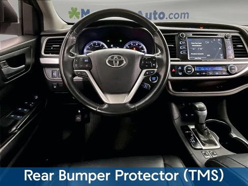 Used 2017 Toyota Highlander XLE w/ Protection Package #3 AWD/4WD image 8