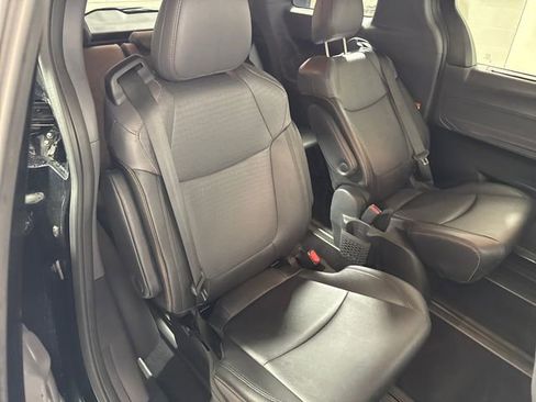 Used 2023 Toyota Sienna XSE w/ XSE Plus Package AWD/4WD image 15