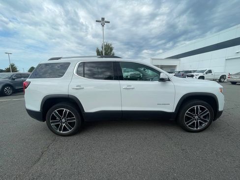 Used 2023 GMC Acadia SLT w/ Technology Package FWD image 8