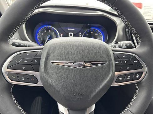 New 2026 Chrysler Pacifica Select FWD image 27