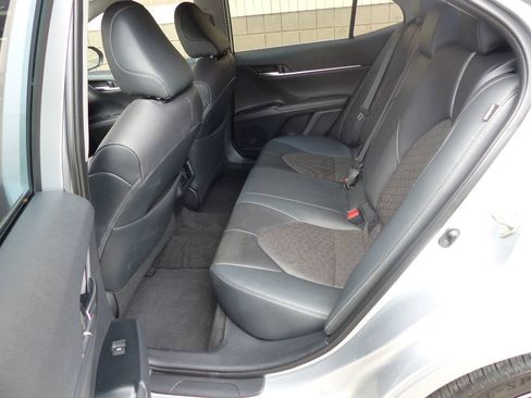 Used 2019 Toyota Camry XSE FWD image 38