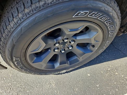 Used 2025 RAM 1500 Big Horn AWD/4WD image 4