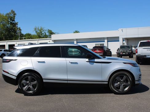 Used 2025 Land Rover Range Rover Velar Dynamic SE AWD/4WD image 11