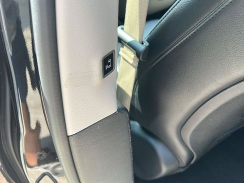 Used 2022 Chrysler Pacifica Touring-L FWD image 18