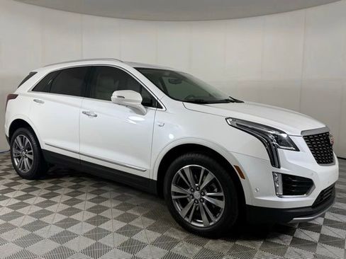 Used 2024 Cadillac XT5 Premium Luxury w/ Technology Package FWD image 6