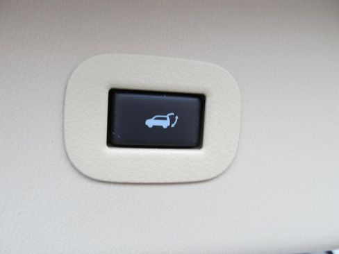 Used 2017 INFINITI QX80 2WD w/ Driver Assistance Package image 35