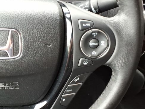 Used 2017 Honda Ridgeline RTL-E image 18