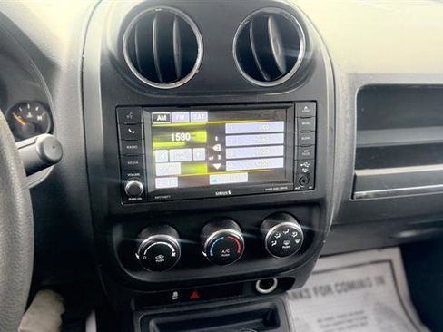 Used 2017 Jeep Patriot Sport w/ Power Value Group AWD/4WD image 14