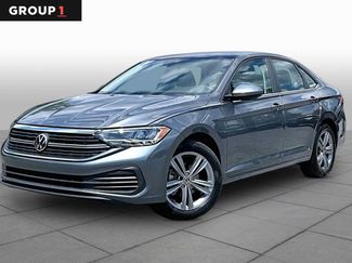 Used 2024 Volkswagen Jetta SE FWD video 1