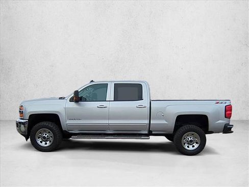 Used 2018 Chevrolet Silverado 2500 LT image 9
