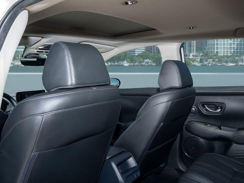 Certified 2024 Honda HR-V EX-L image 19