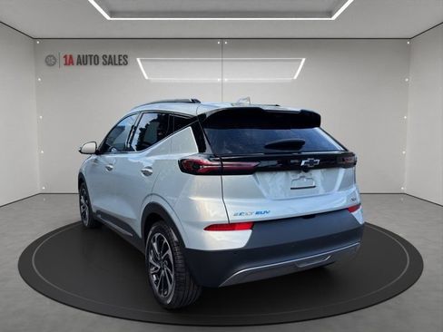 Used 2023 Chevrolet Bolt EUV Premier FWD image 3