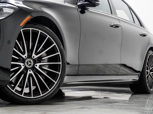 Used 2023 Mercedes-Benz S 500 4MATIC w/ AMG Line image 6