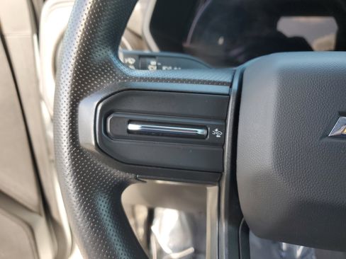 Used 2023 Chevrolet Colorado W/T image 19