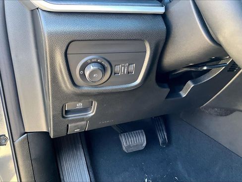 New 2025 Jeep Grand Cherokee Limited w/ Black Appearance Package image 18