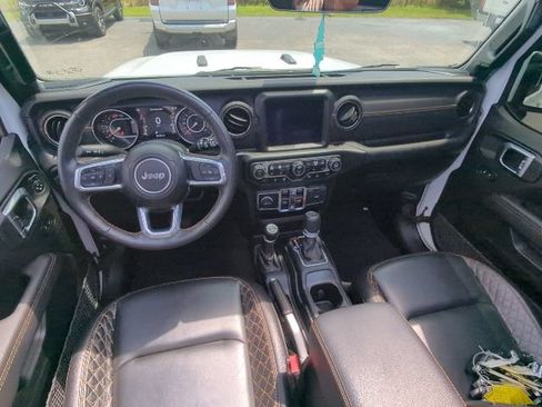 Used 2021 Jeep Wrangler Unlimited Sahara AWD/4WD image 16