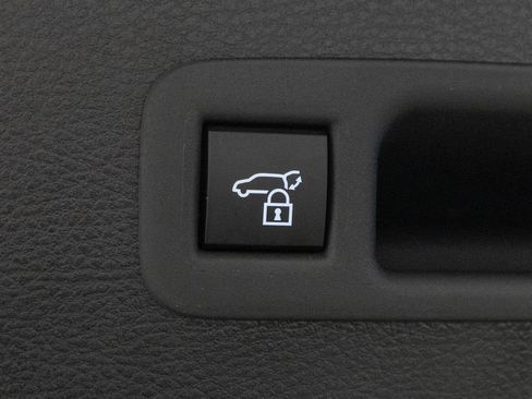 New 2026 Toyota Sienna XLE FWD image 11