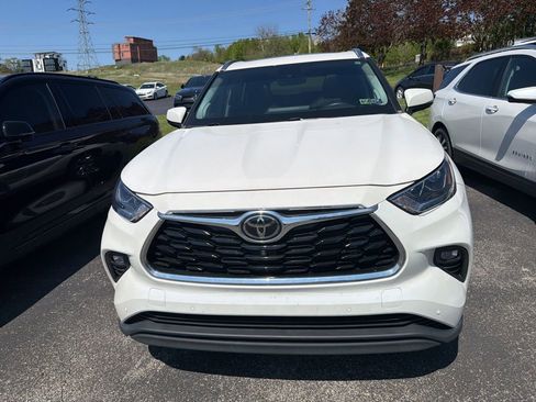 Used 2021 Toyota Highlander Limited AWD/4WD image 10