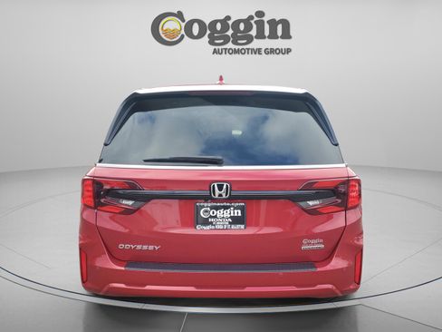 New 2026 Honda Odyssey Touring image 4