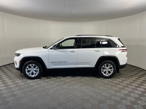 Used 2023 Jeep Grand Cherokee Limited image 4