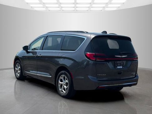 Certified 2023 Chrysler Pacifica Limited w/ Trailer Tow Group AWD/4WD image 5