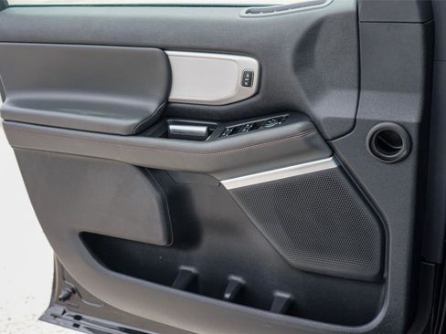 Certified 2025 Ford Expedition Active AWD/4WD image 19