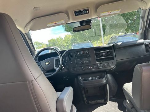 Used 2020 Chevrolet Express 3500 LT w/ LT Preferred Equipment Group RWD image 26
