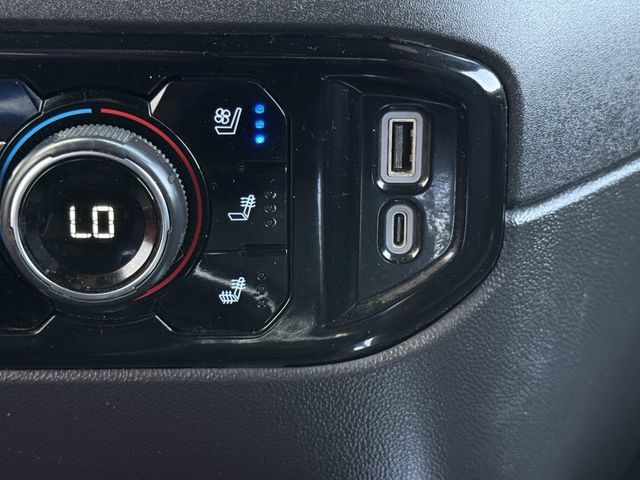 Used 2023 Chevrolet Silverado 1500 High Country w/ High Country Premium Package AWD/4WD image 24