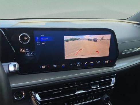 Used 2025 Chevrolet Traverse LT w/ LPO, Floor Liner Package FWD image 20
