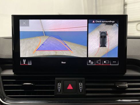 Used 2022 Audi Q5 e Prestige w/ Prestige Package image 11