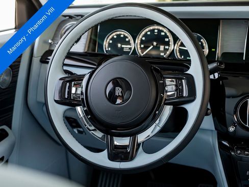 Used 2023 Rolls-Royce Phantom Sedan w/ The Phantom Package RWD image 15