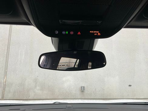 Used 2025 Chevrolet Equinox LT image 17