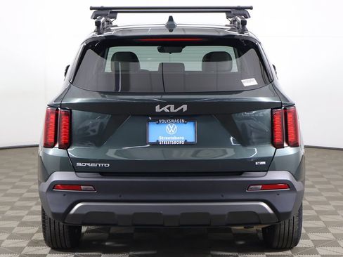 Used 2023 Kia Sorento S w/ Panoramic Sunroof Package AWD/4WD image 14