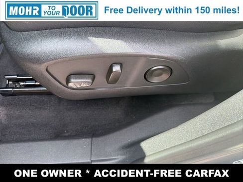 Used 2025 Chevrolet Traverse LT image 13