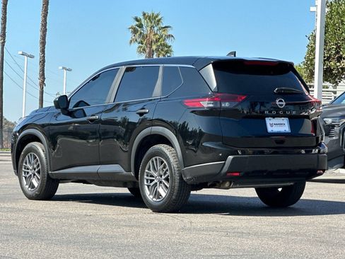 Used 2025 Nissan Rogue S FWD image 3