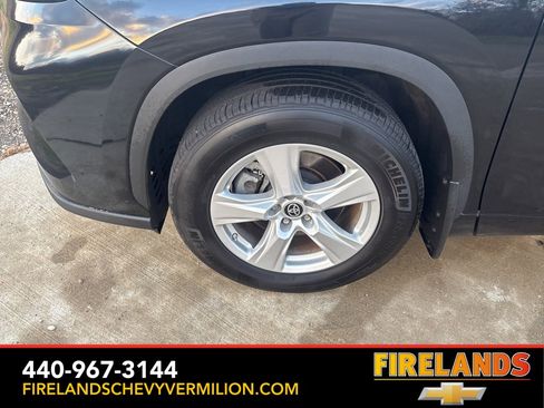 Used 2023 Toyota Highlander L image 50