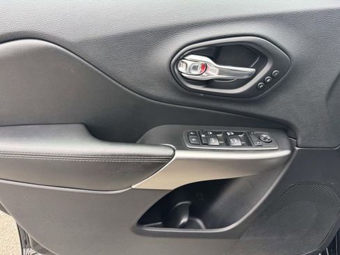 Used 2019 Jeep Cherokee High Altitude image 14