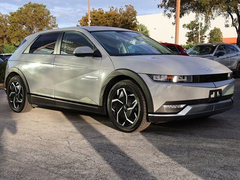 Used 2024 Hyundai Ioniq 5 SEL image 2