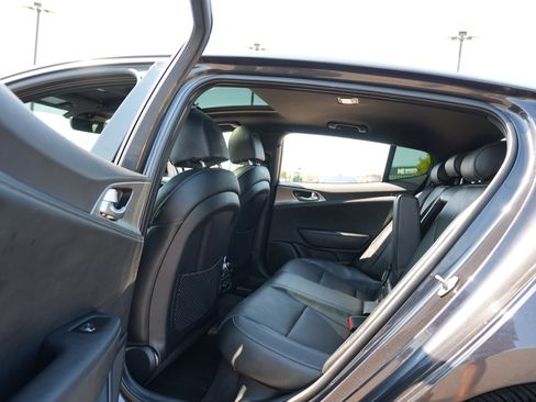 Used 2022 Kia Stinger GT1 AWD/4WD image 18