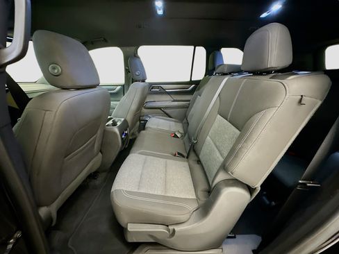 Used 2025 GMC Acadia Elevation image 29