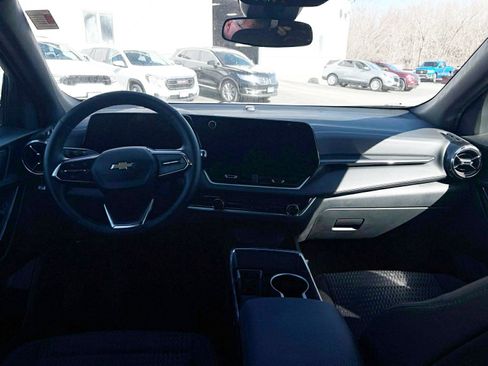Used 2025 Chevrolet Equinox LT image 17