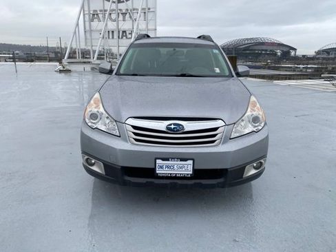 Used 2010 Subaru Outback 2.5i Premium image 4