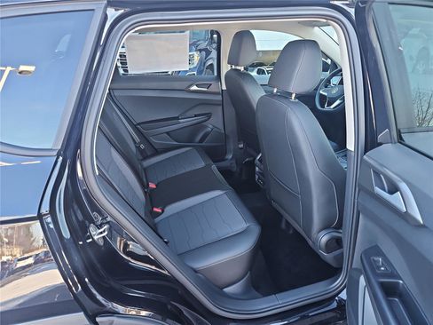 New 2026 Volkswagen Taos SE image 31