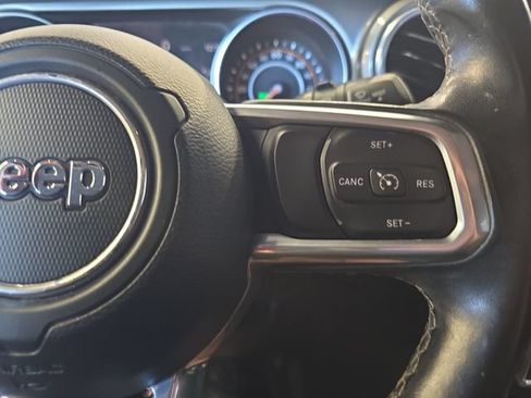 Used 2019 Jeep Wrangler Unlimited Sahara AWD/4WD image 20