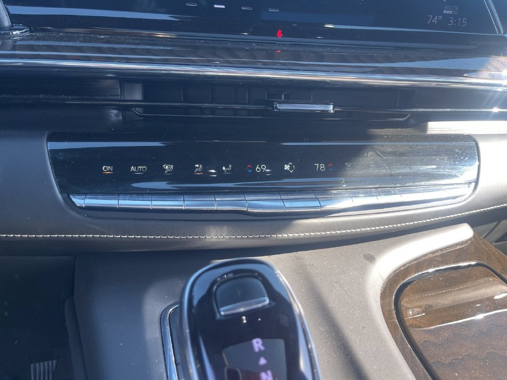 Used 2024 Cadillac Escalade Sport Platinum AWD/4WD image 18